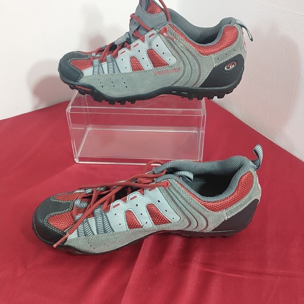 Specialized Women’ Mountain Bike Cycling Size 10 EU41 Red and Gray. - Picture 2 of 7